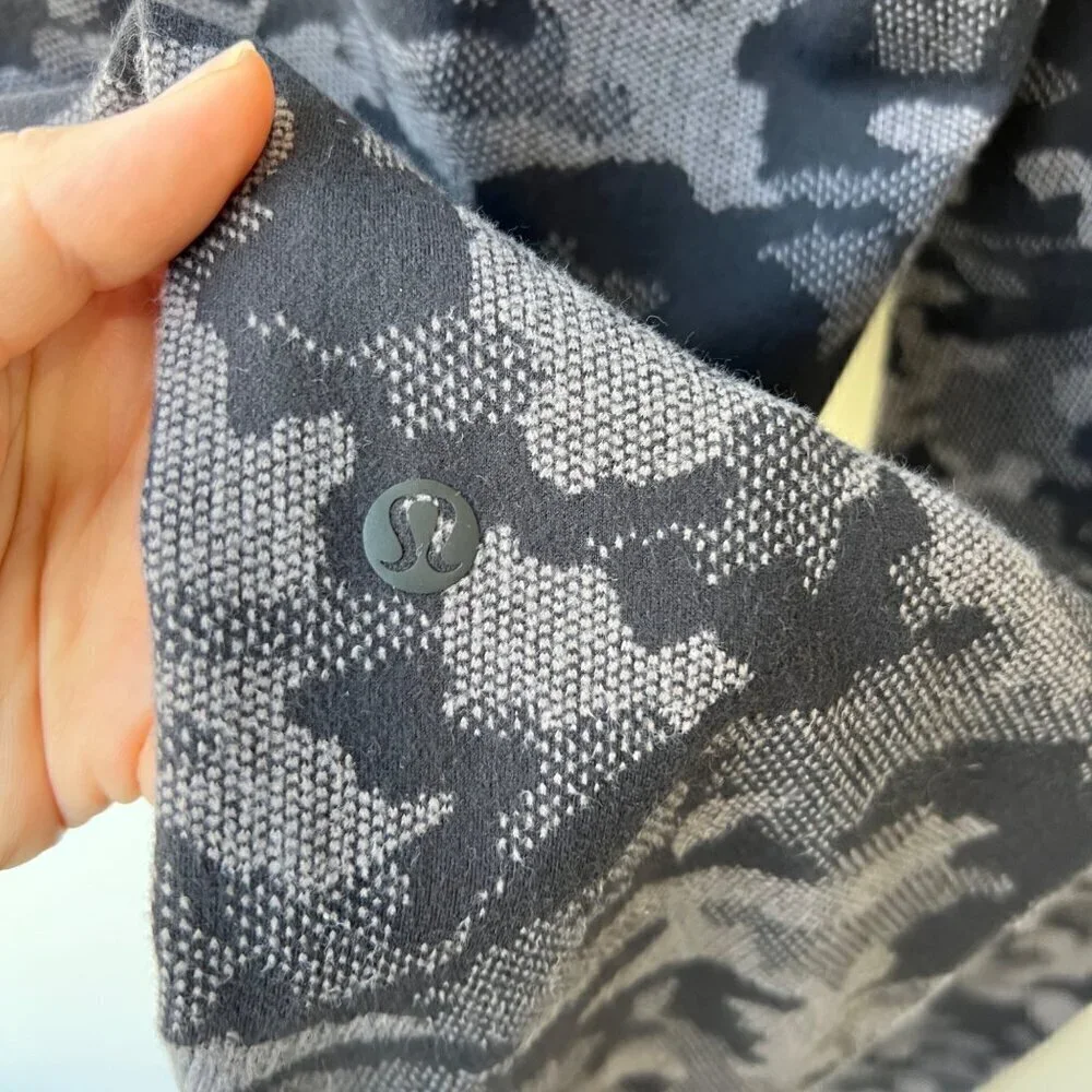 Lululemon Ready to Rulu joggers, black/gray camo, Size 6 A105